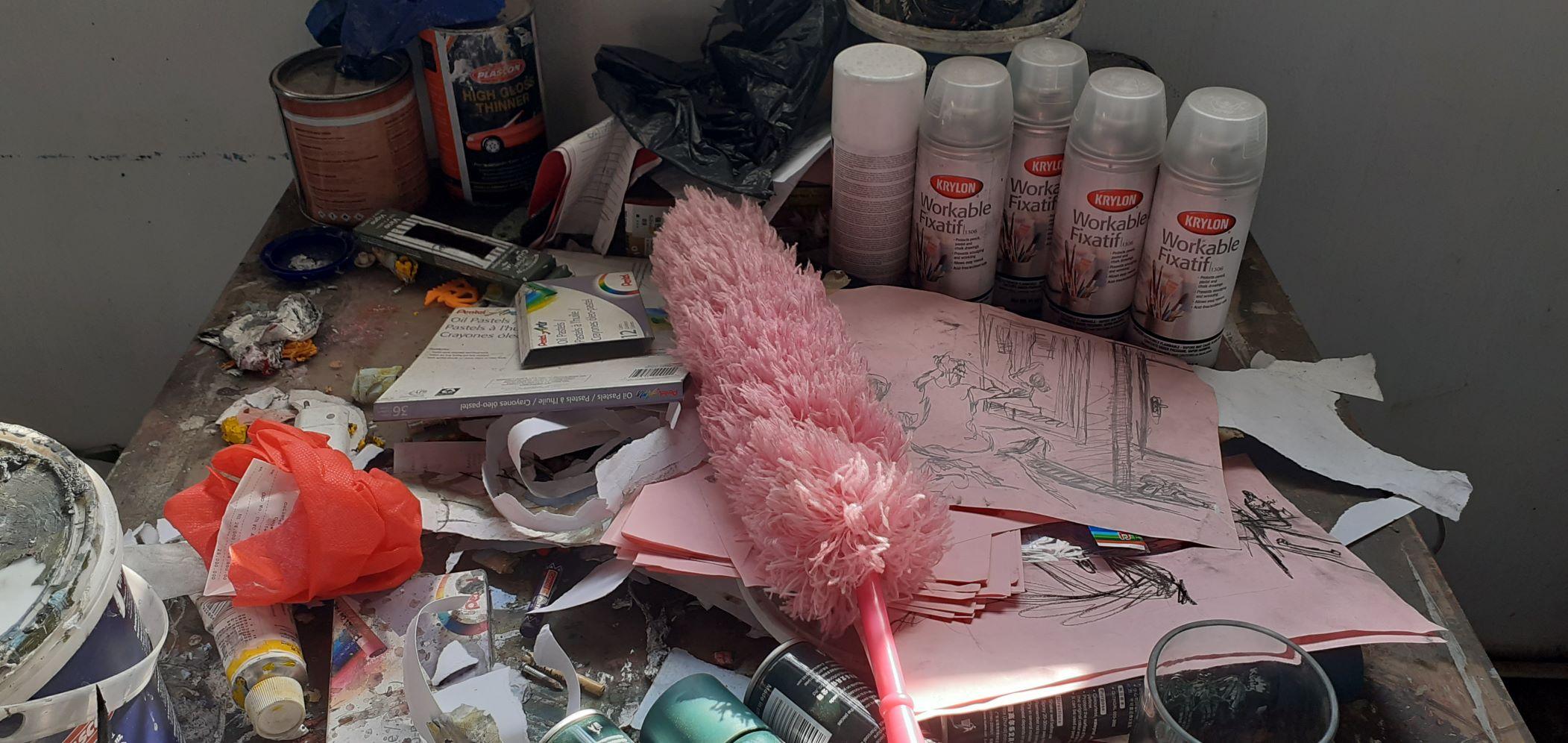 The artist’s workstation at Silhouette Projects, 2021 (photo by Gloria K. Coutinho)
